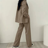 Kaizo Elegant Tailored Blazer and Trouser Set with Modern Relaxed Fit